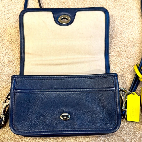 Coach crossbody bag in navy and yellow - Picture 6 of 6